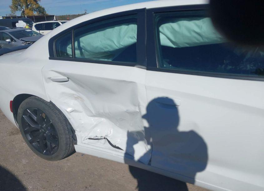 Photo 6 of 2019 Dodge Charger SXT RWD (VIN 2C3CDXBG0KH681719)