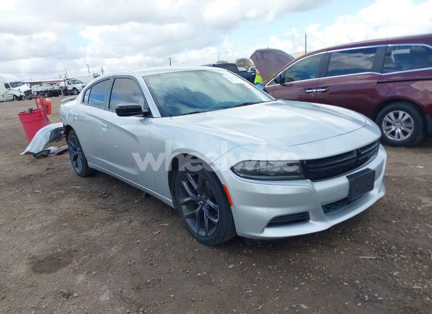 2019 Dodge Charger SXT RWD (VIN 2C3CDXBG0KH728487) main photo