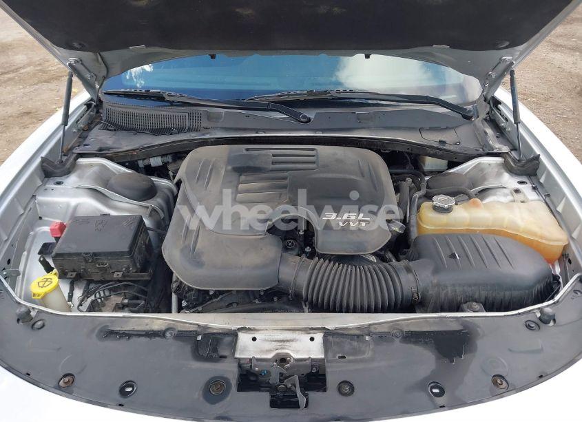 Photo 10 of 2019 Dodge Charger SXT RWD (VIN 2C3CDXBG0KH728487)