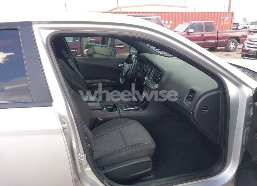 Photo 5 of 2019 Dodge Charger SXT RWD (VIN 2C3CDXBG0KH728487)