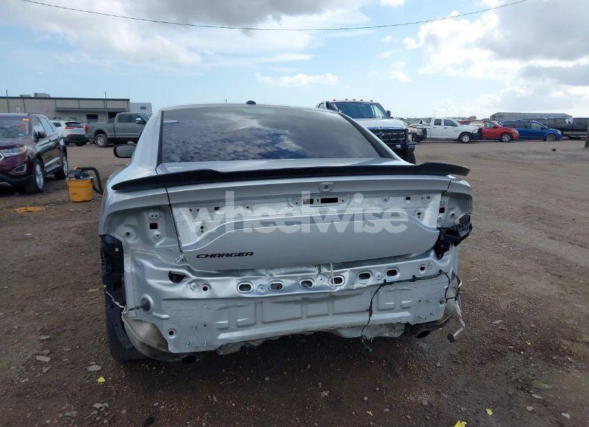 Photo 6 of 2019 Dodge Charger SXT RWD (VIN 2C3CDXBG0KH728487)