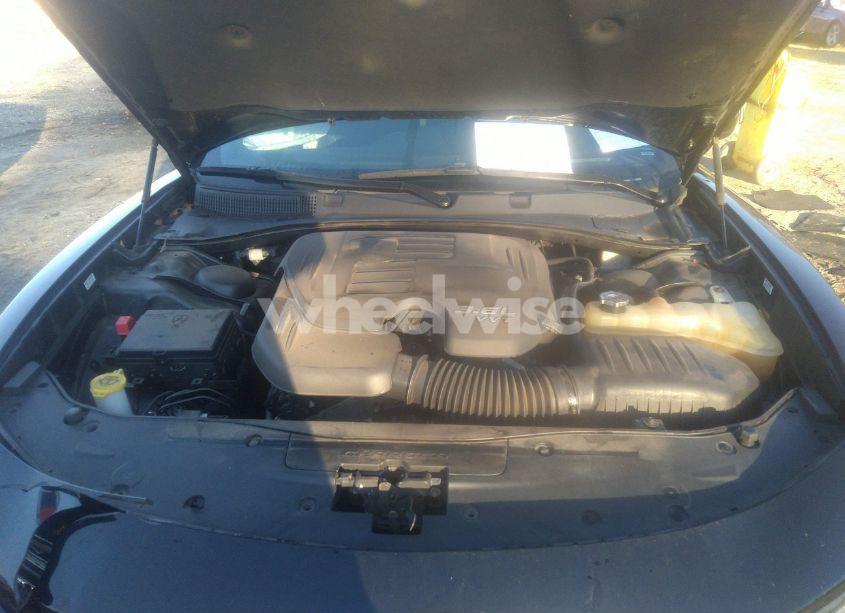 Photo 10 of 2019 Dodge Charger SXT RWD (VIN 2C3CDXBG0KH732703)