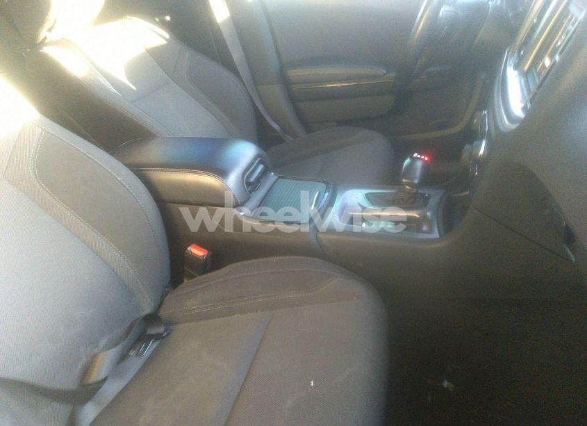 Photo 5 of 2019 Dodge Charger SXT RWD (VIN 2C3CDXBG0KH732703)