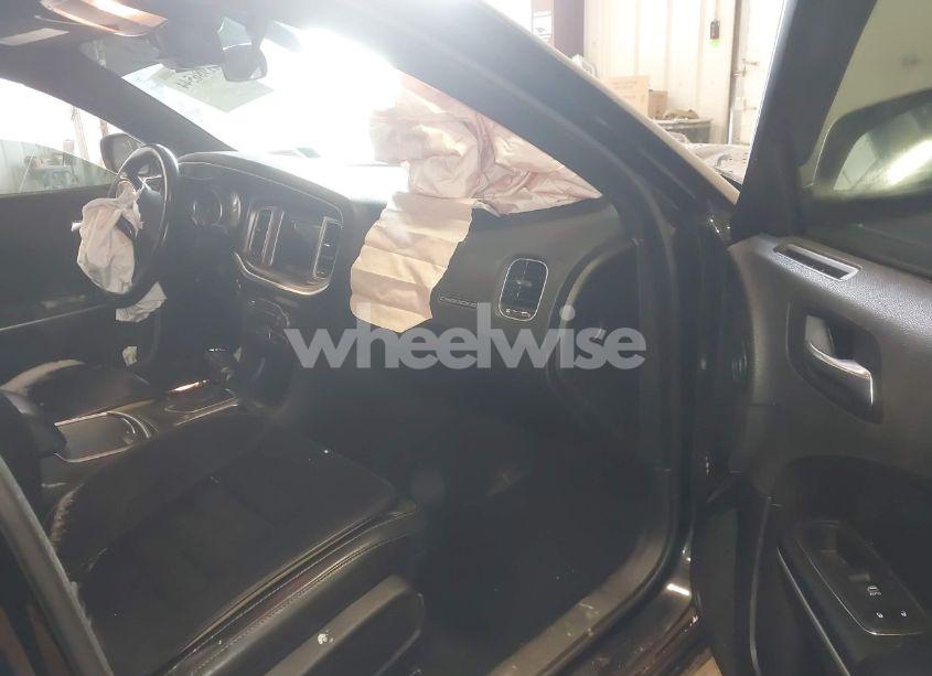 Photo 5 of 2021 Dodge Charger SXT RWD (VIN 2C3CDXBG0MH638839)