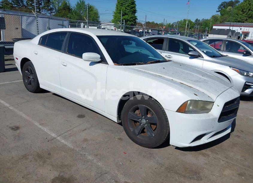 2013 Dodge Charger SE (VIN 2C3CDXBG1DH507807) main photo