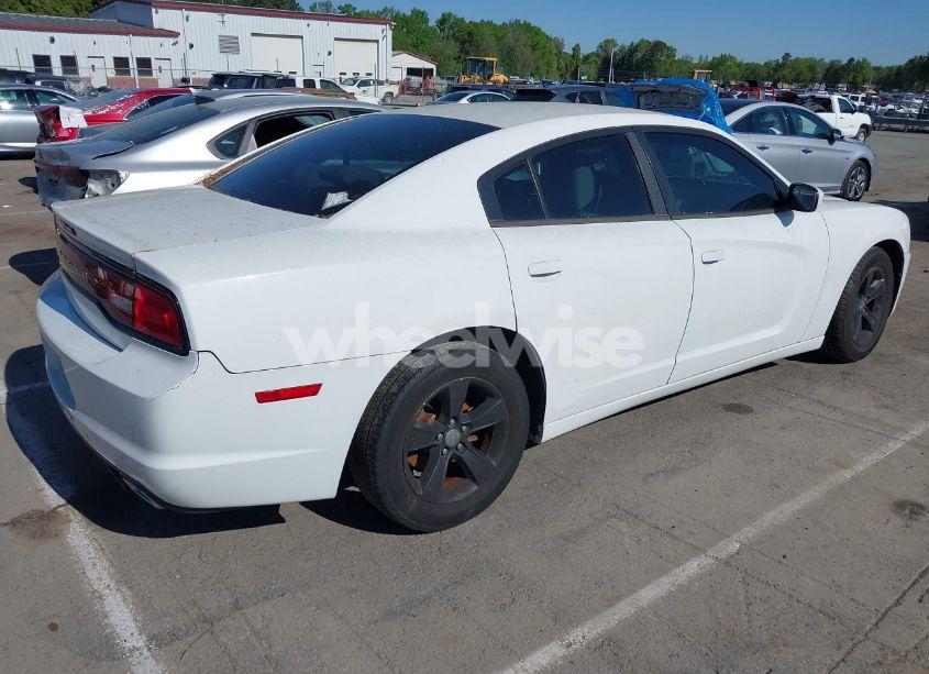 Photo 4 of 2013 Dodge Charger SE (VIN 2C3CDXBG1DH507807)