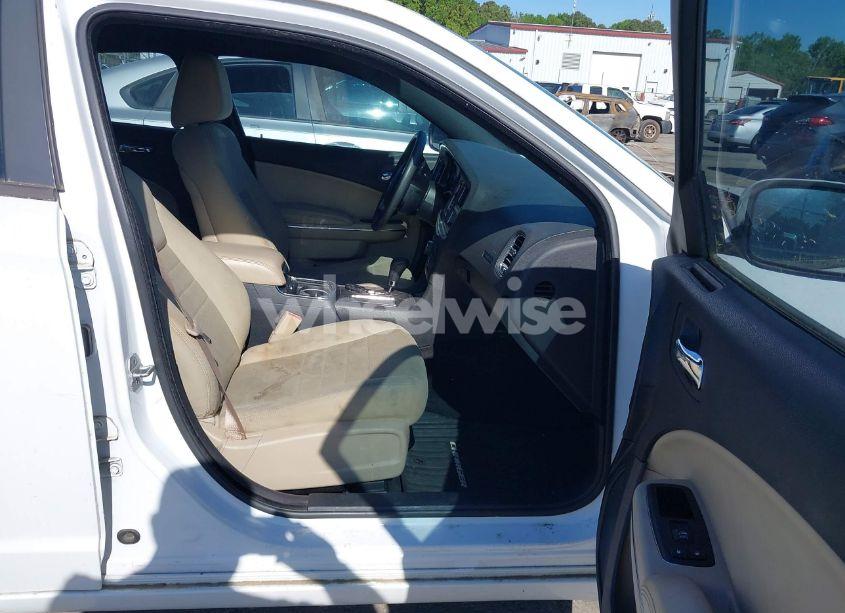Photo 5 of 2013 Dodge Charger SE (VIN 2C3CDXBG1DH507807)