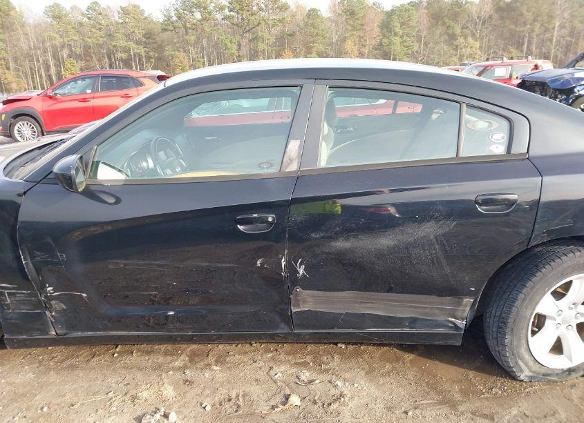 Photo 14 of 2013 Dodge Charger SE (VIN 2C3CDXBG1DH702080)