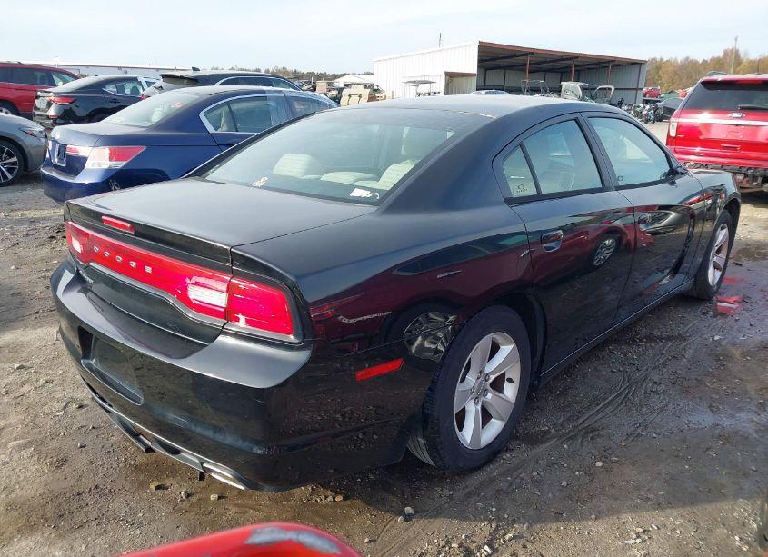 Photo 4 of 2013 Dodge Charger SE (VIN 2C3CDXBG1DH702080)