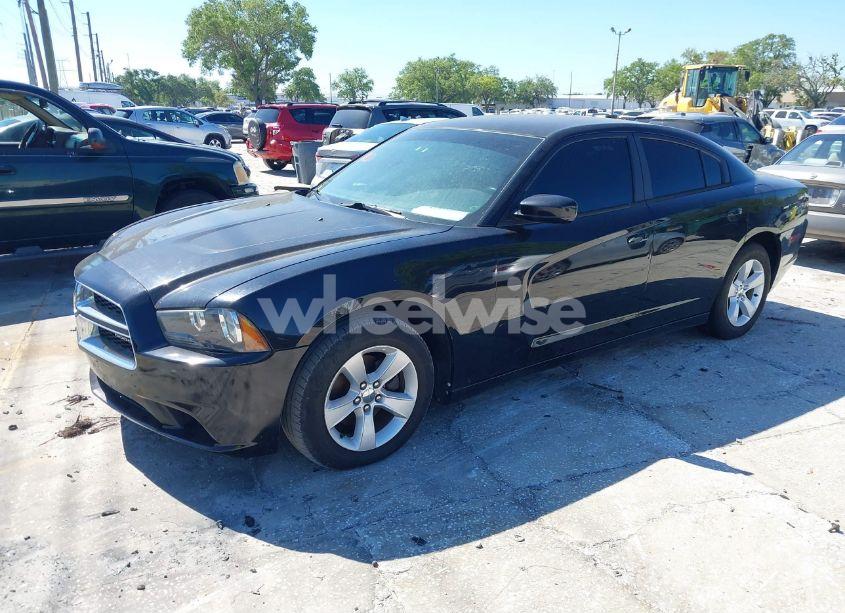 Photo 2 of 2014 Dodge Charger SE (VIN 2C3CDXBG1EH185087)