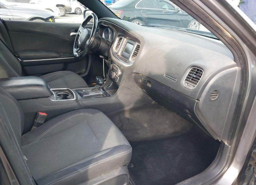 Photo 5 of 2015 Dodge Charger SE (VIN 2C3CDXBG1FH836882)