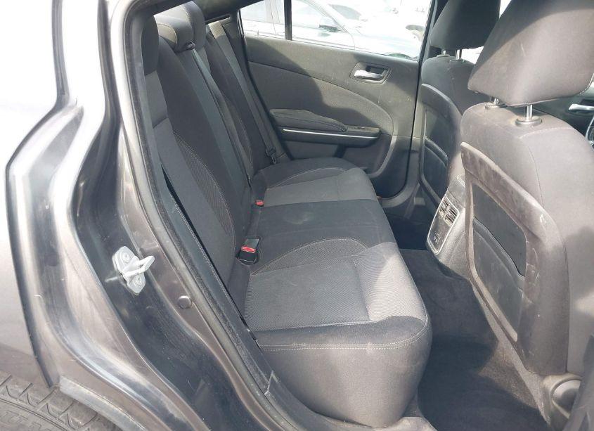 Photo 8 of 2015 Dodge Charger SE (VIN 2C3CDXBG1FH836882)