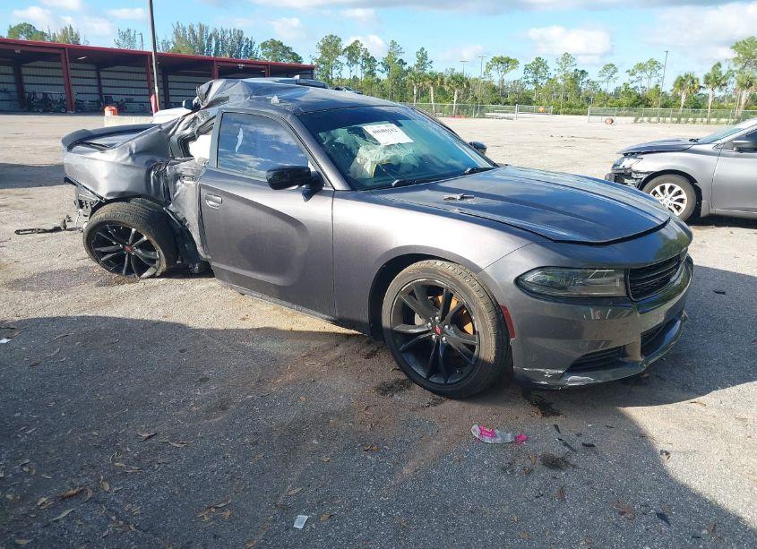 2018 Dodge Charger SXT RWD (VIN 2C3CDXBG1JH147840) main photo