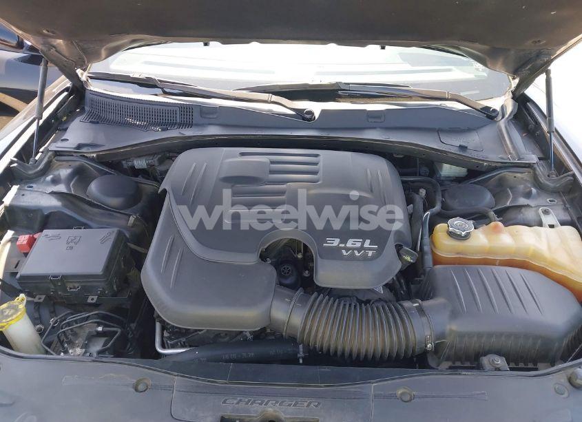 Photo 10 of 2019 Dodge Charger SXT RWD (VIN 2C3CDXBG1KH522837)