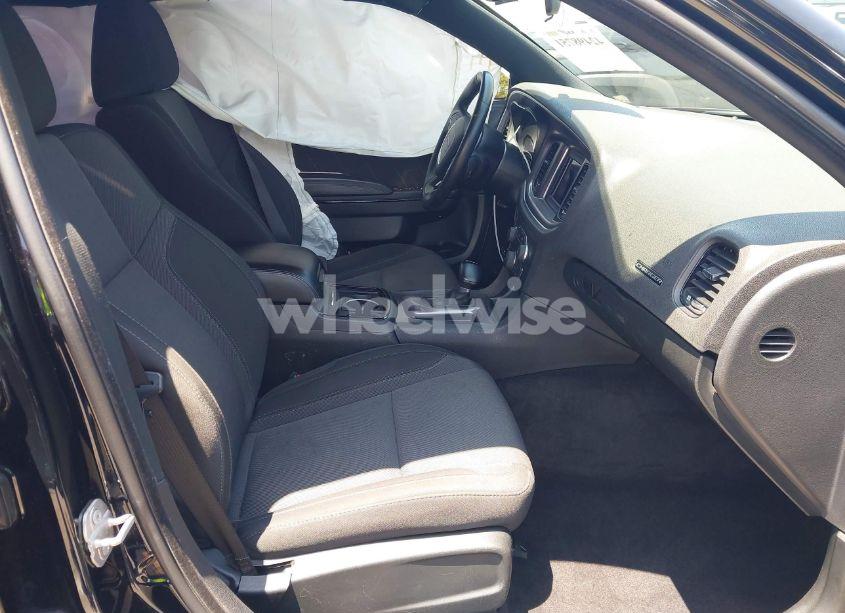 Photo 5 of 2019 Dodge Charger SXT RWD (VIN 2C3CDXBG1KH522837)