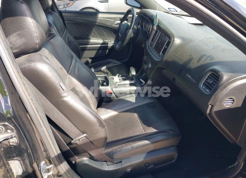 Photo 5 of 2019 Dodge Charger SXT RWD (VIN 2C3CDXBG1KH563386)