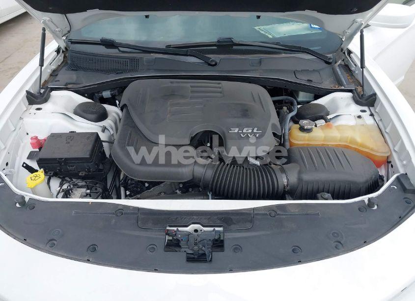 Photo 10 of 2019 Dodge Charger SXT RWD (VIN 2C3CDXBG1KH615633)