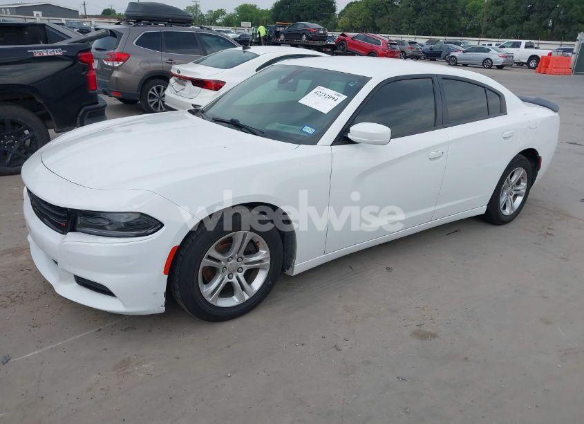 Photo 2 of 2019 Dodge Charger SXT RWD (VIN 2C3CDXBG1KH615633)