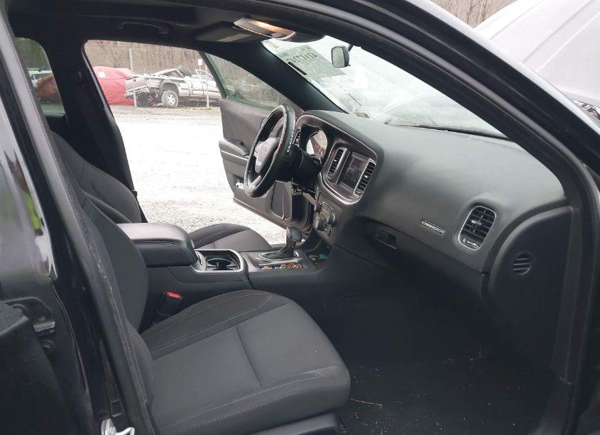 Photo 5 of 2019 Dodge Charger SXT RWD (VIN 2C3CDXBG1KH638524)