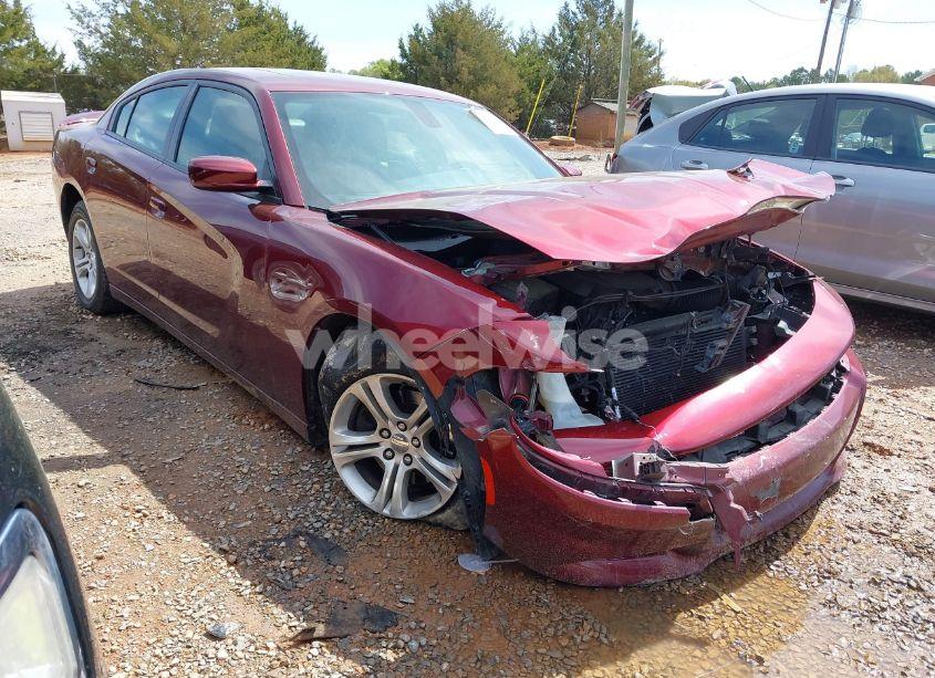 2019 Dodge Charger SXT RWD (VIN 2C3CDXBG1KH698786) main photo