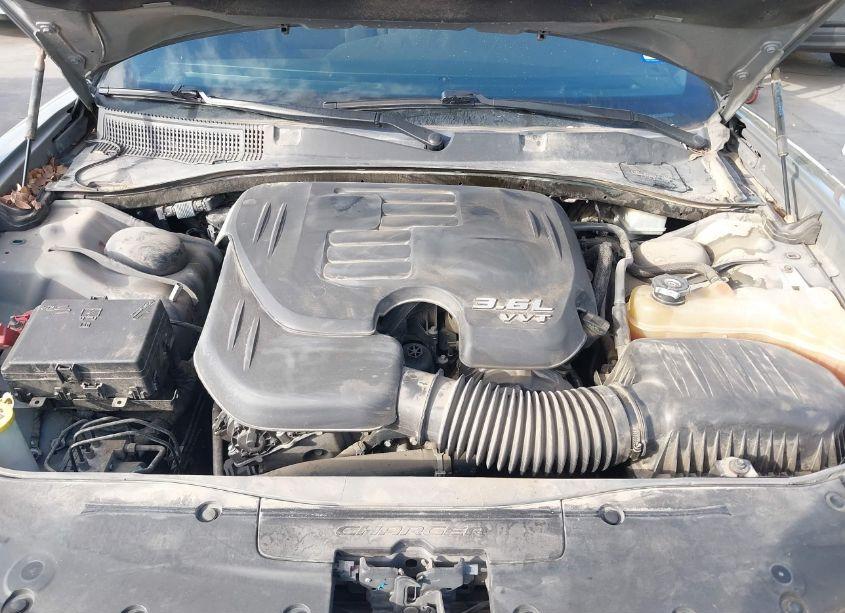 Photo 10 of 2019 Dodge Charger SXT RWD (VIN 2C3CDXBG1KH709754)