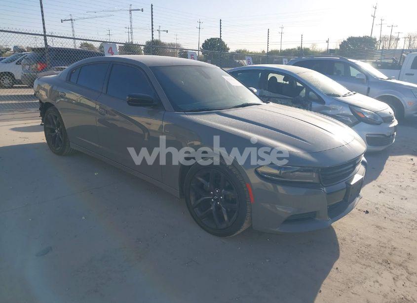 2019 Dodge Charger SXT RWD (VIN 2C3CDXBG1KH715120) main photo