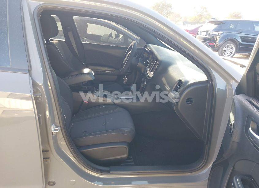 Photo 5 of 2019 Dodge Charger SXT RWD (VIN 2C3CDXBG1KH715120)