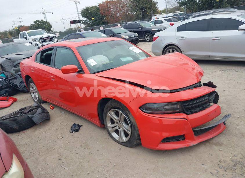 2019 Dodge Charger SXT RWD (VIN 2C3CDXBG1KH720821) main photo