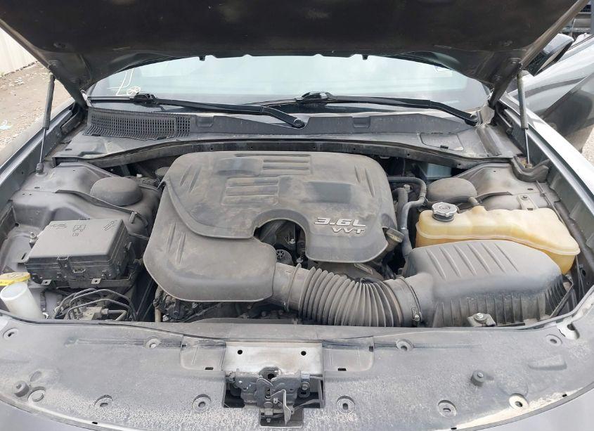 Photo 10 of 2019 Dodge Charger SXT RWD (VIN 2C3CDXBG1KH732404)