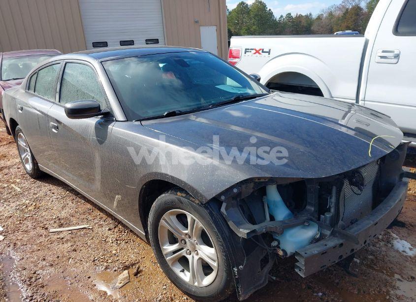 2019 Dodge Charger SXT RWD (VIN 2C3CDXBG1KH746819) main photo