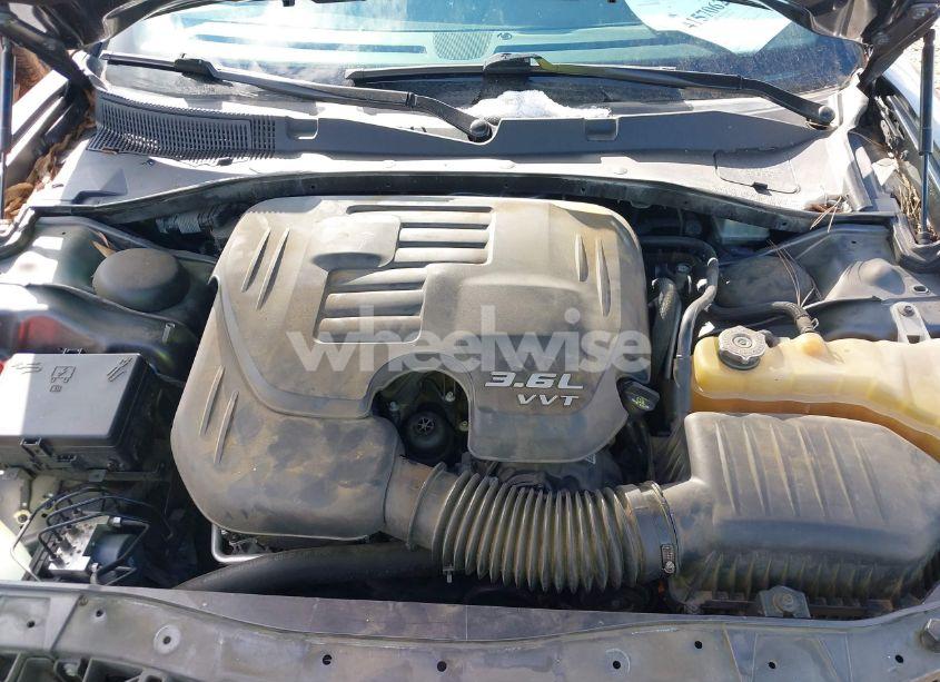 Photo 10 of 2019 Dodge Charger SXT RWD (VIN 2C3CDXBG1KH746819)