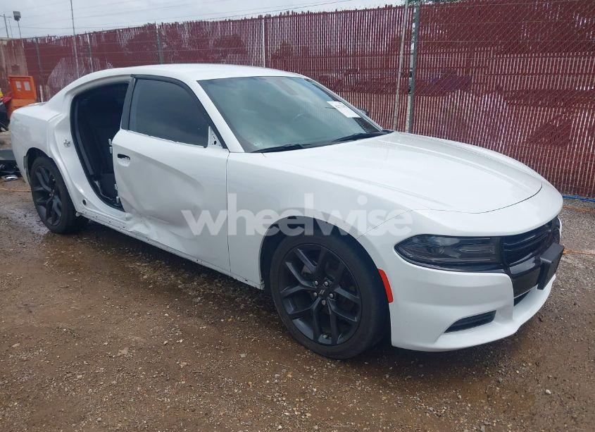 2021 Dodge Charger SXT RWD (VIN 2C3CDXBG1MH677746) main photo