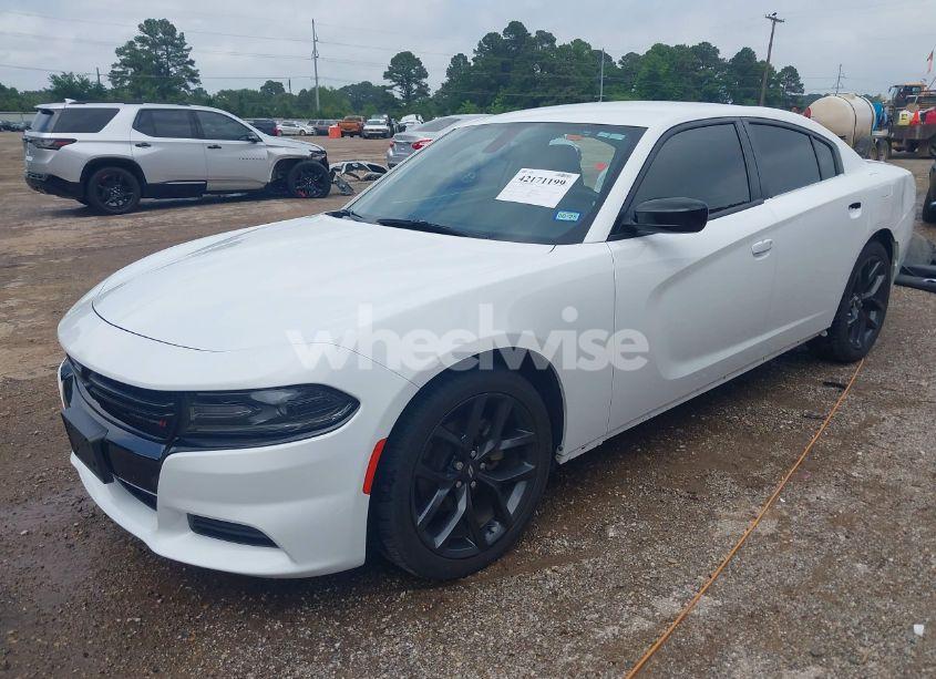 Photo 2 of 2021 Dodge Charger SXT RWD (VIN 2C3CDXBG1MH677746)