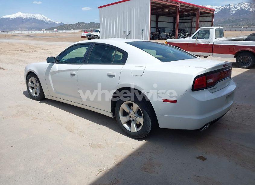 Photo 3 of 2013 Dodge Charger SE (VIN 2C3CDXBG2DH686682)