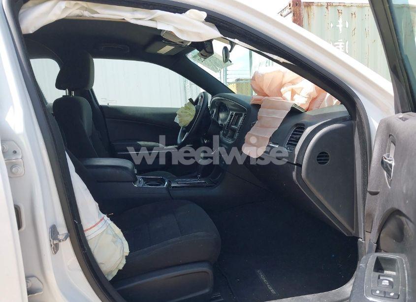 Photo 5 of 2013 Dodge Charger SE (VIN 2C3CDXBG2DH686682)