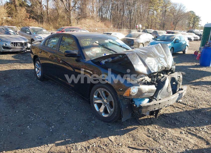 2013 Dodge Charger SE (VIN 2C3CDXBG2DH725948) main photo