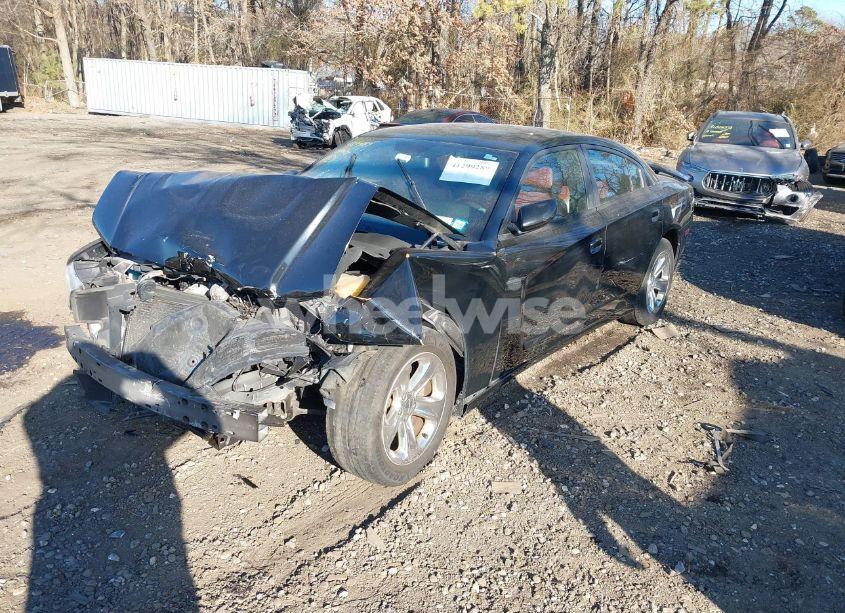 Photo 2 of 2013 Dodge Charger SE (VIN 2C3CDXBG2DH725948)
