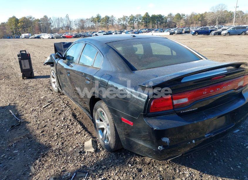 Photo 3 of 2013 Dodge Charger SE (VIN 2C3CDXBG2DH725948)