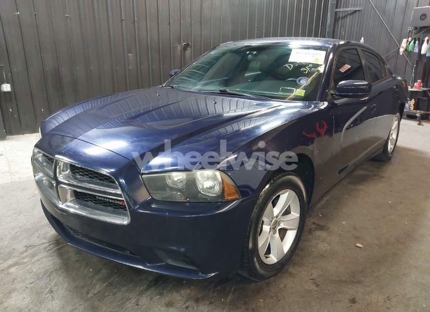 Photo 2 of 2014 Dodge Charger SE (VIN 2C3CDXBG2EH109006)