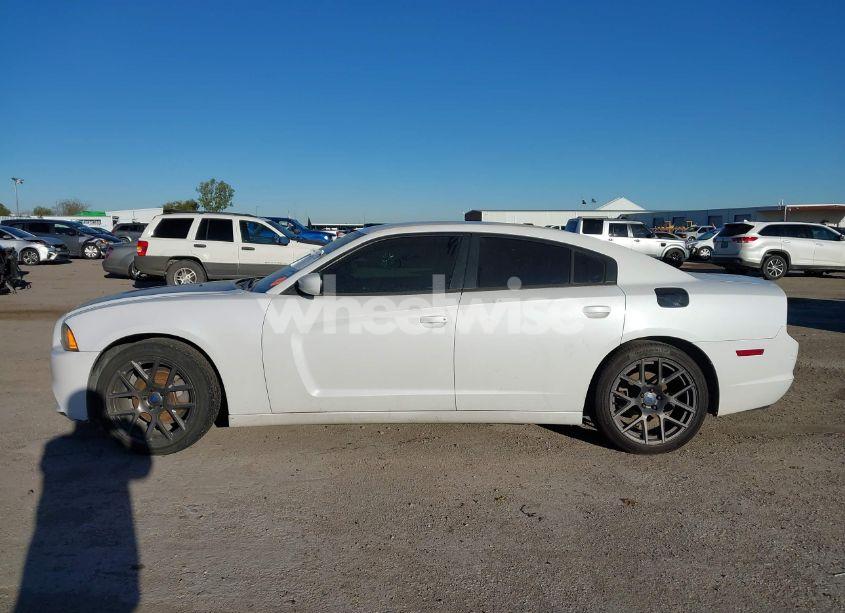 Photo 14 of 2014 Dodge Charger SE (VIN 2C3CDXBG2EH145519)