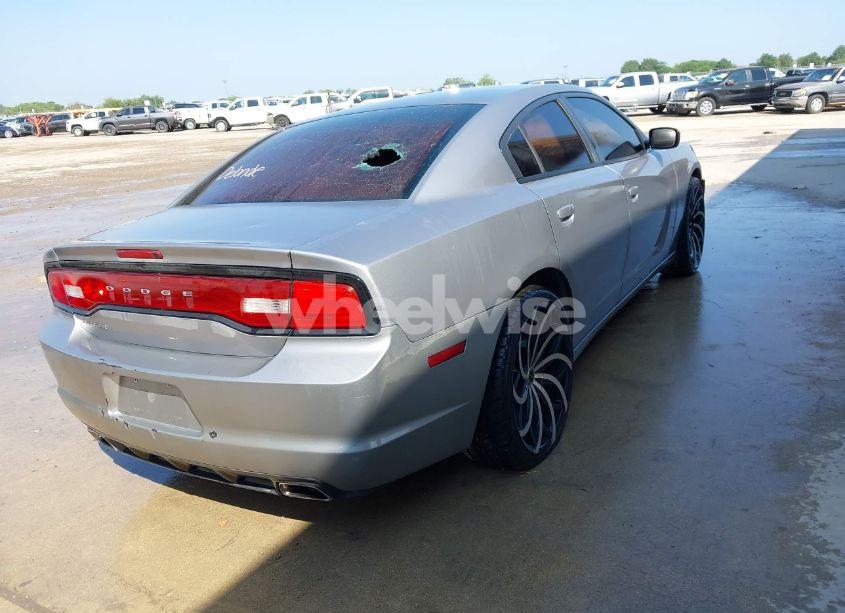 Photo 4 of 2014 Dodge Charger SE (VIN 2C3CDXBG2EH241456)