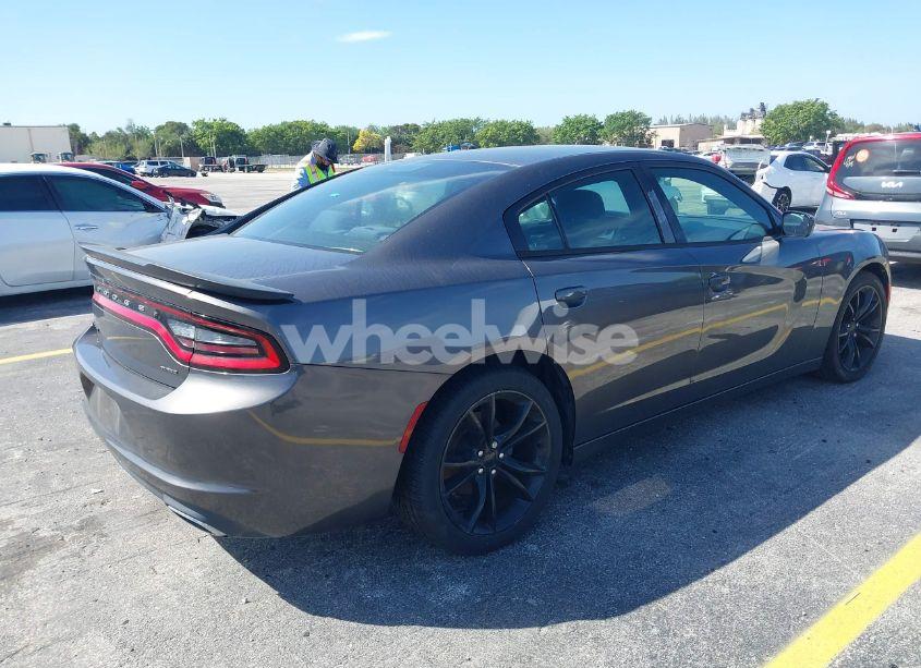 Photo 4 of 2016 Dodge Charger SE (VIN 2C3CDXBG2GH246725)
