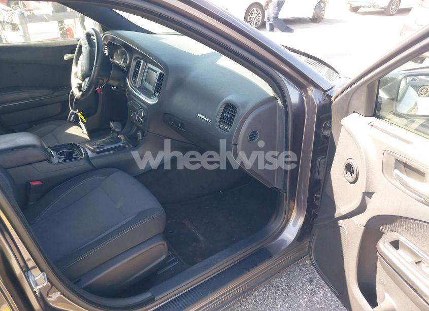 Photo 5 of 2016 Dodge Charger SE (VIN 2C3CDXBG2GH246725)