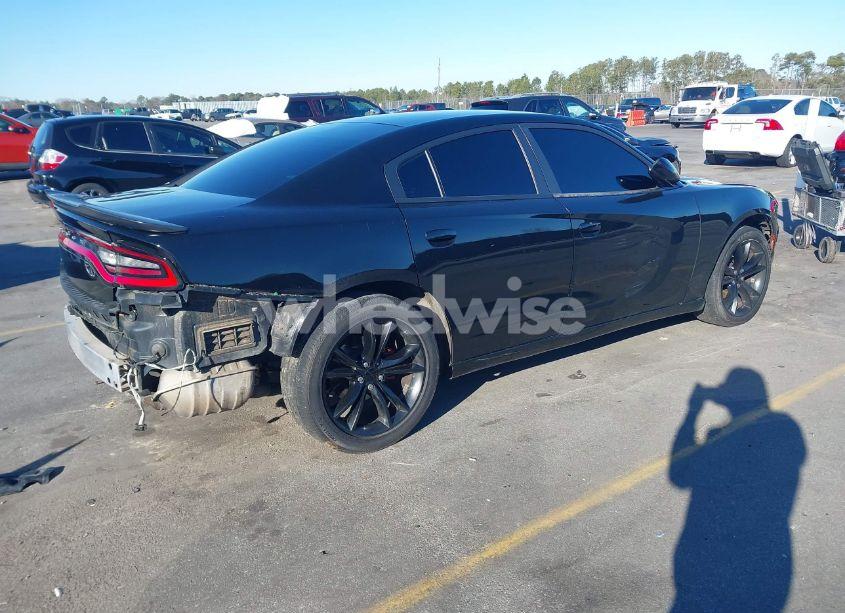 Photo 4 of 2016 Dodge Charger SE (VIN 2C3CDXBG2GH246899)