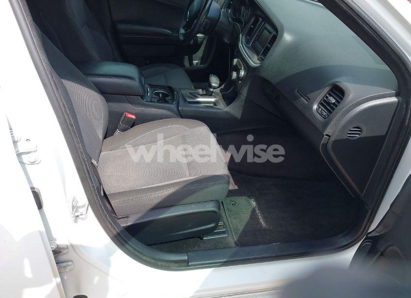 Photo 5 of 2016 Dodge Charger SE (VIN 2C3CDXBG2GH333184)