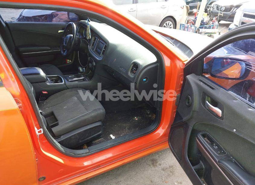 Photo 5 of 2017 Dodge Charger SE RWD (VIN 2C3CDXBG2HH503741)