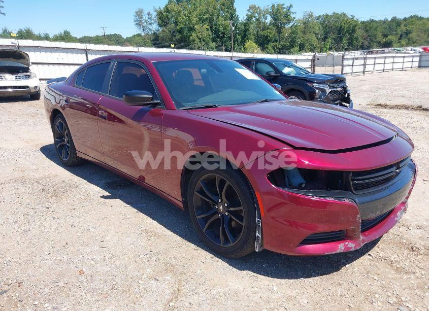 2018 Dodge Charger SXT RWD (VIN 2C3CDXBG2JH188008) main photo