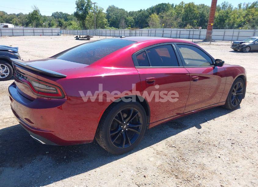 Photo 4 of 2018 Dodge Charger SXT RWD (VIN 2C3CDXBG2JH188008)