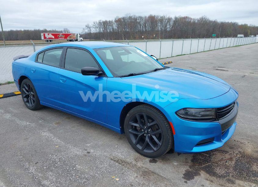 2019 Dodge Charger SXT RWD (VIN 2C3CDXBG2KH588135) main photo