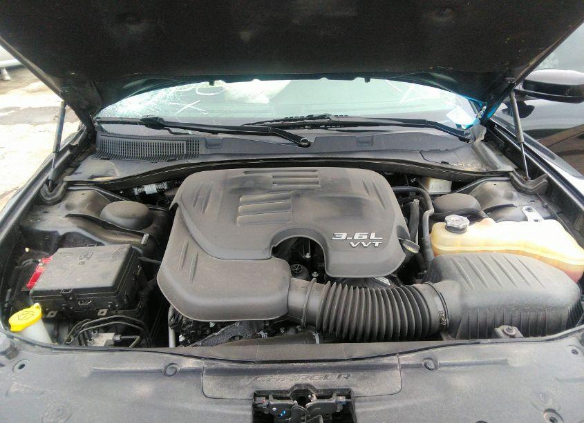 Photo 10 of 2019 Dodge Charger SXT RWD (VIN 2C3CDXBG2KH659849)